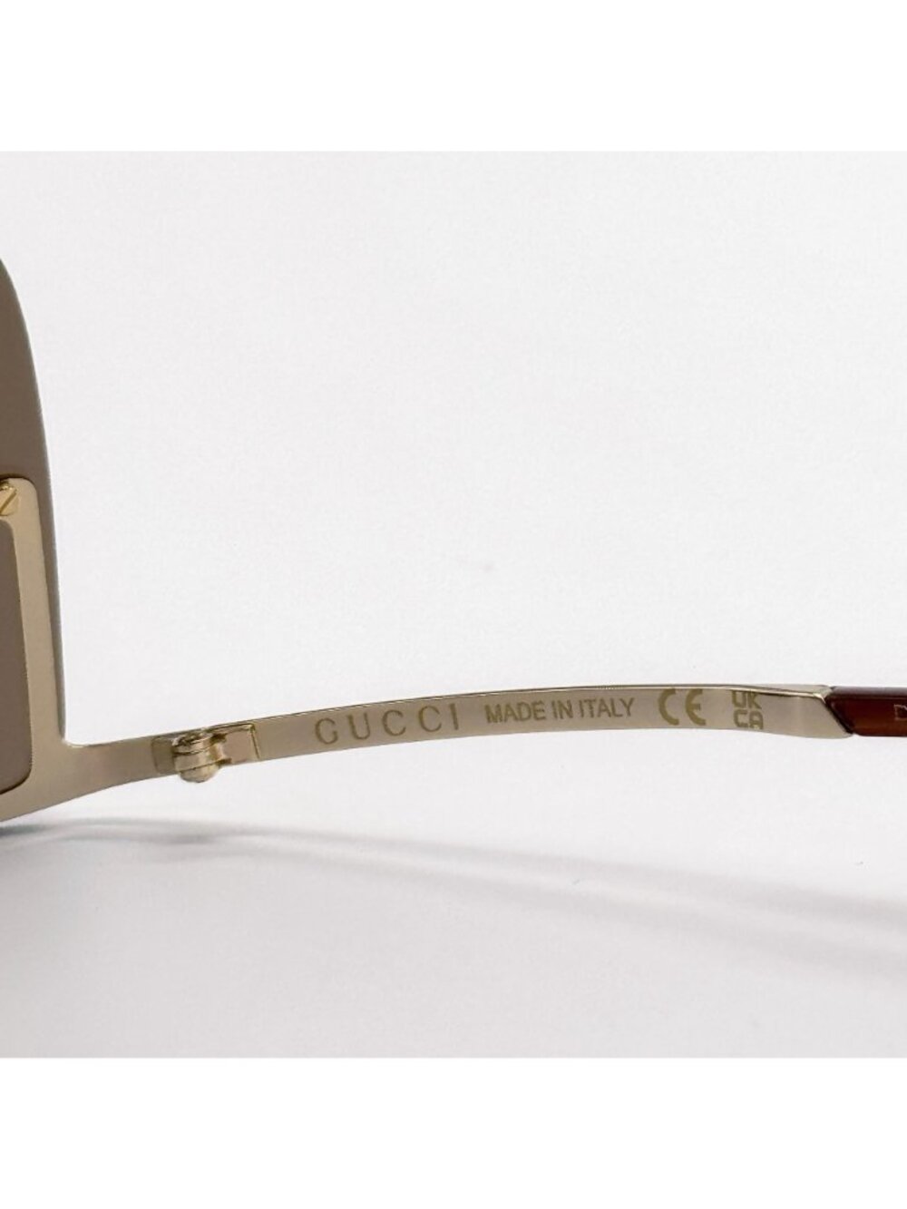 NEW GUCCI SUNGLASSES GG1560S 002 GOLD SHIELD UNISEX GUCCI EYEWEAR - Picture 10 of 11